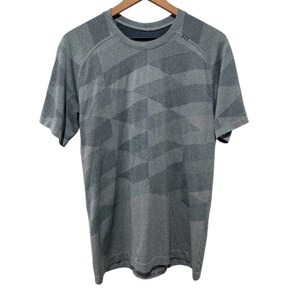Lululemon Metal Vent Tech Shirt Men Sz M Gray Geometric Short Sleeve Crewneck